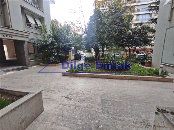 Erenköy Bağdat Caddesine Çok Yakın 4+1 Özel Mimari Dekorlu Katta Tek Satılık Daire