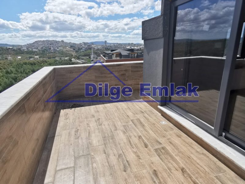 Çekmeköy Alemdağda 5+2 Doğa Manzaralı Teraslı Sıfır Satılık Dubleks Daire