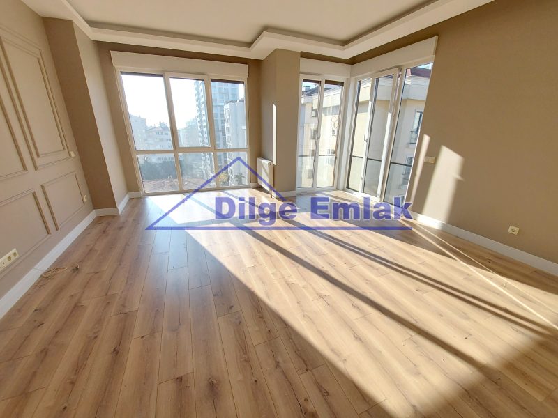 Erenköy 3+1 Merkezi Konumda 4 Yıllık Satılık Daire