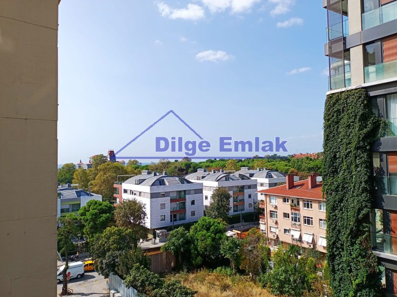 Caddebostan Sahilde 2+1 Balkonlu Satılık Daire